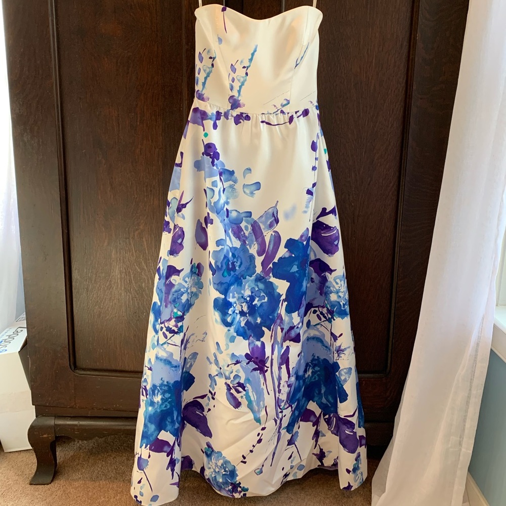 Alfred Sung Gown style D748